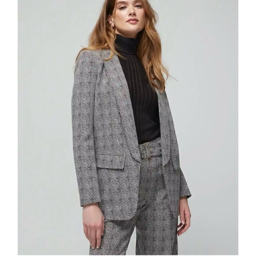 White House Black Market The Relaxed Blazer Blazigan In Black and White Herringb